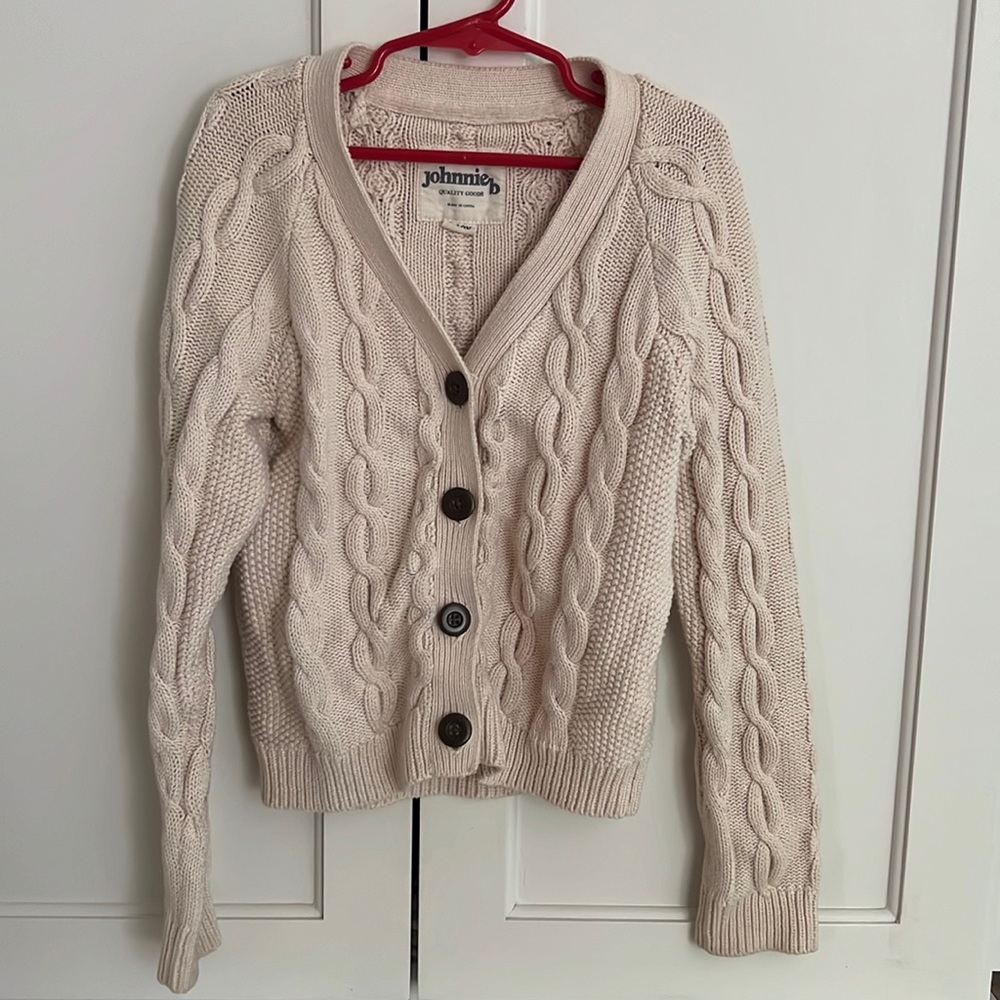 V-neck cardigan